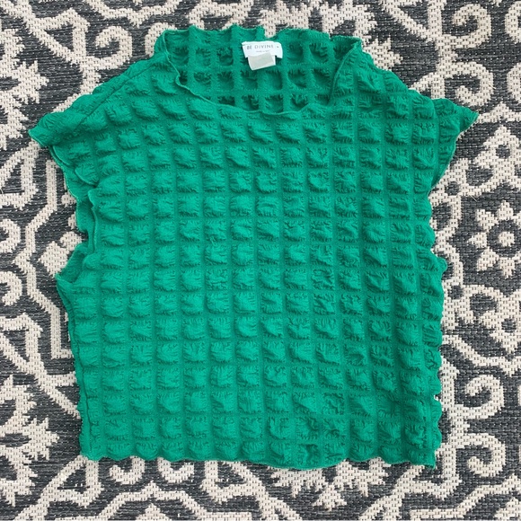 Green Bubble Top - Picture 1 of 3